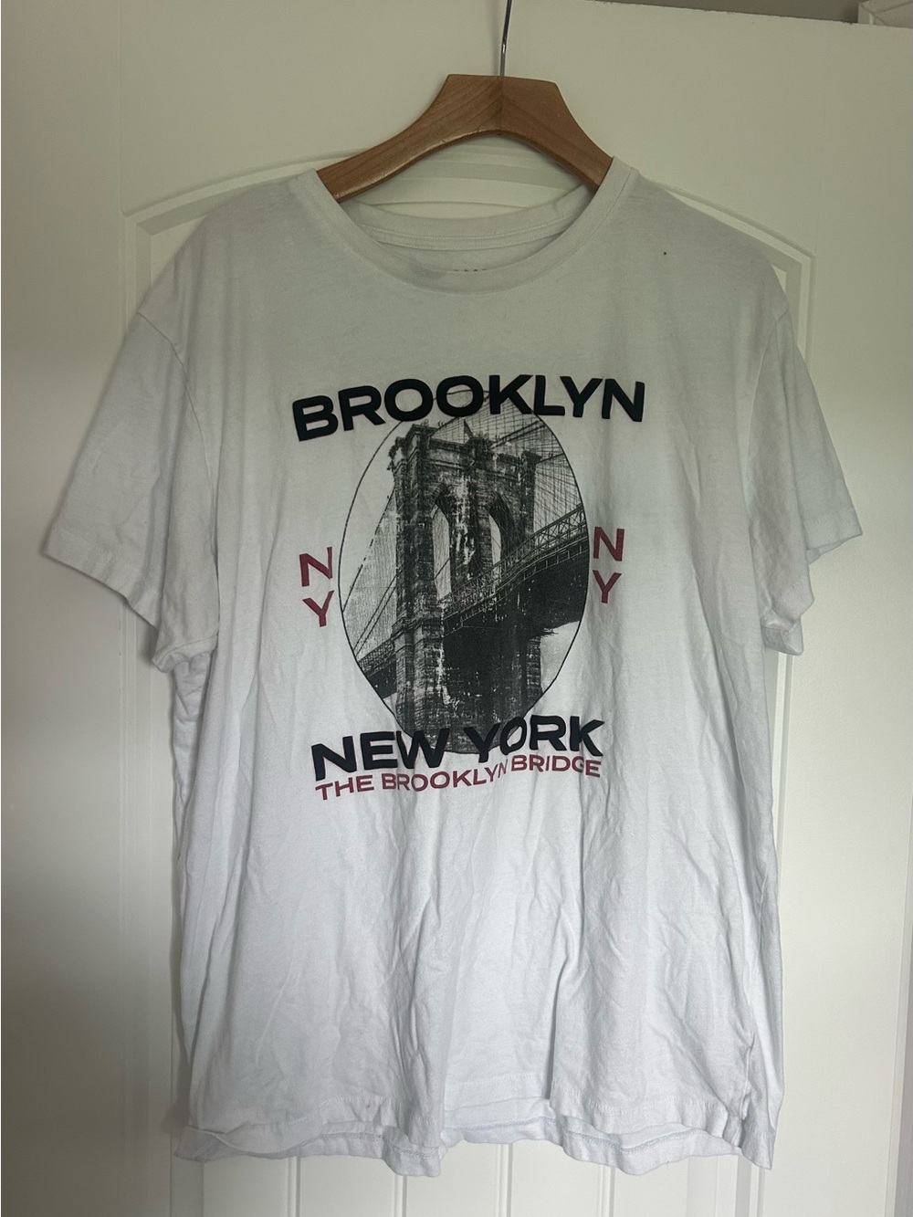Aeropostale White Brooklyn Bridge Graphic Tee